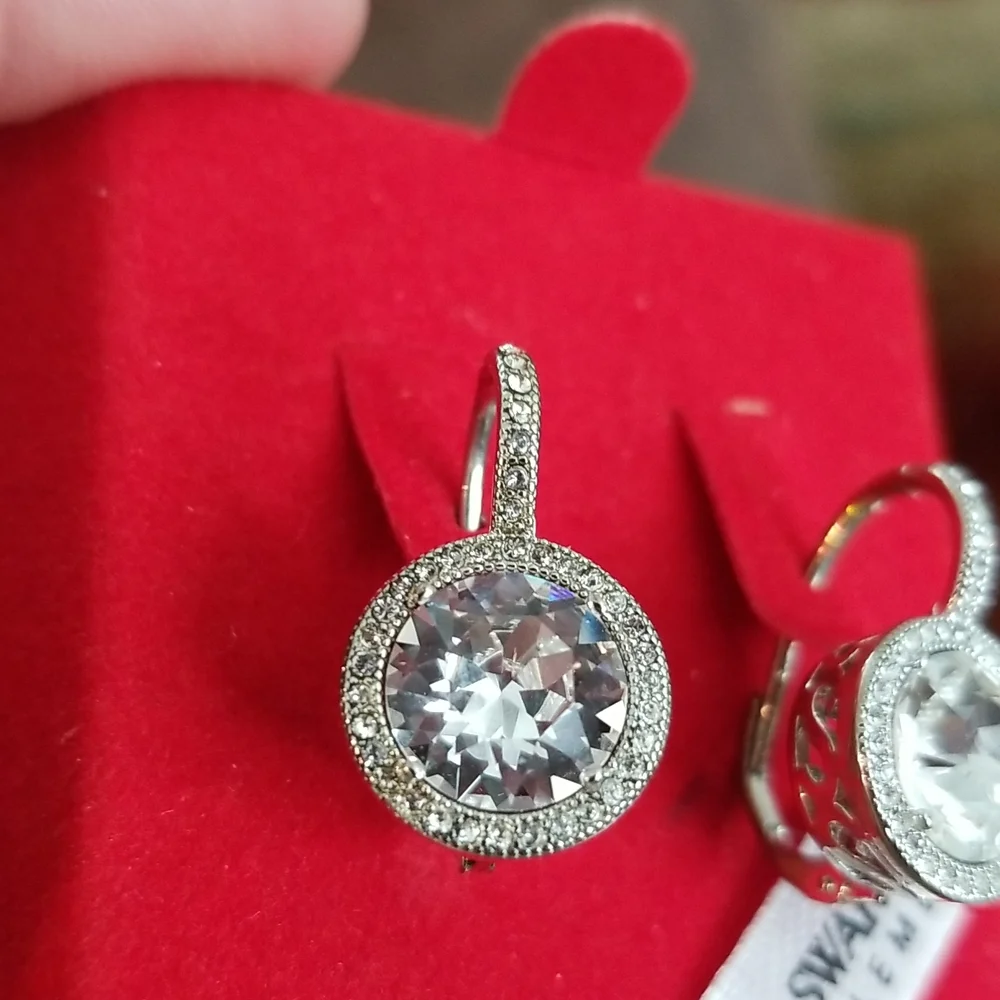 BRAND NEW Swarovski crystal earrings! - Picture 4 of 4